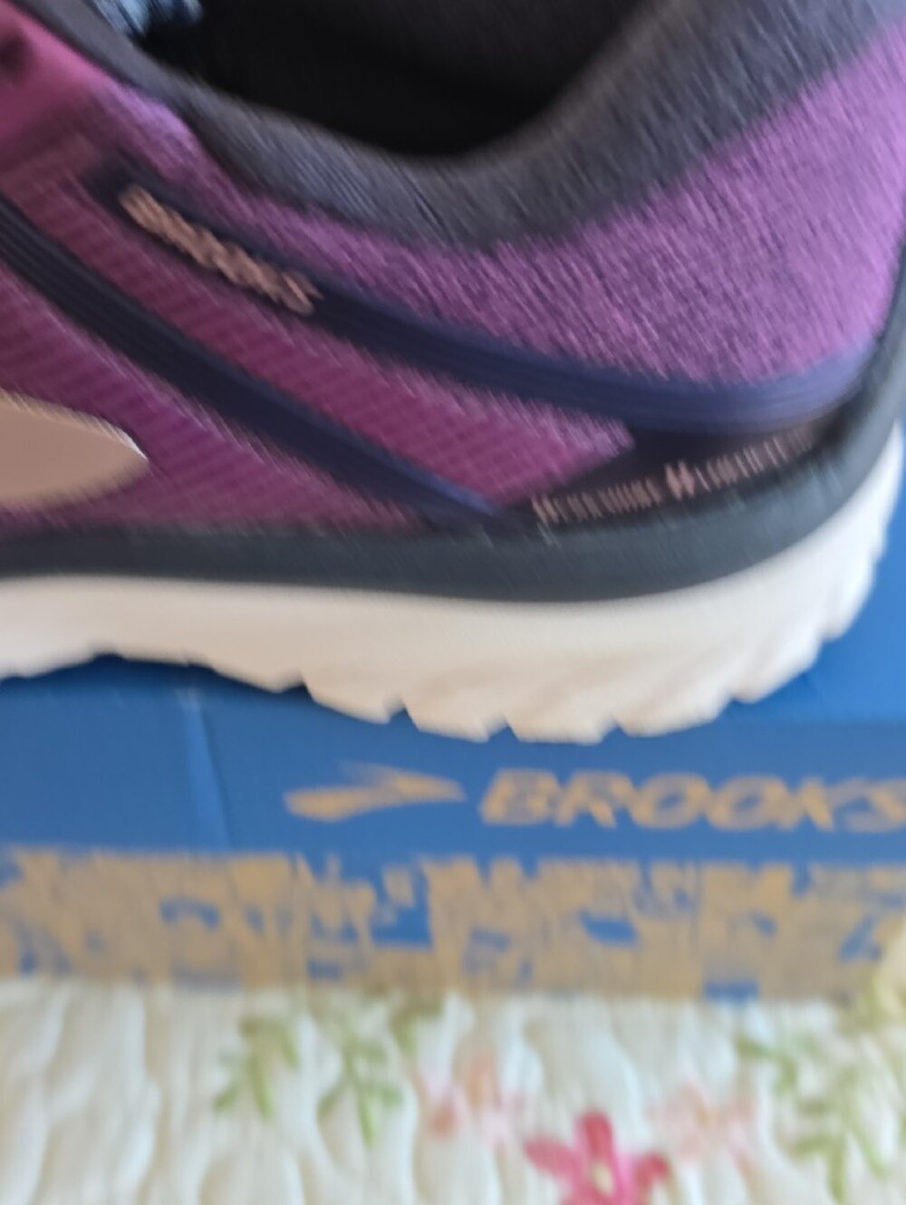 Brooks Adrenaline GTS18 Women’s Purple Athletic Running Shoes - Picture 6 of 8